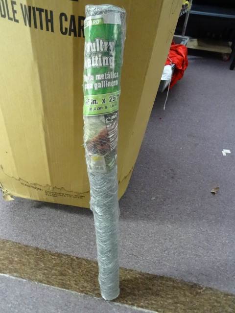 lot 81 image: Poultry netting. 36 x 25...