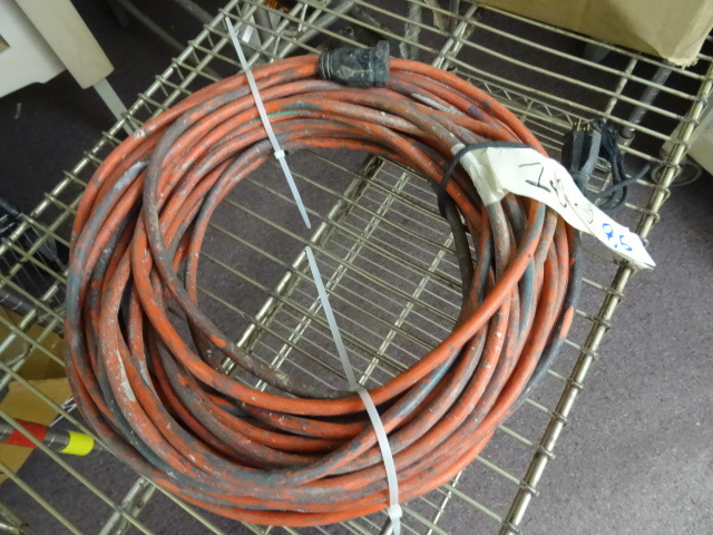 lot 86 image: 100 extension cord...