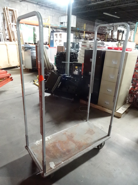 lot 136 image: Lockwood 4 wheel metal cart. 47 x 2...