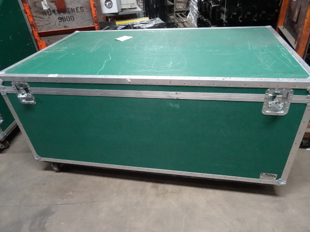 lot 144 image: Trade show case on wheels. One soli...