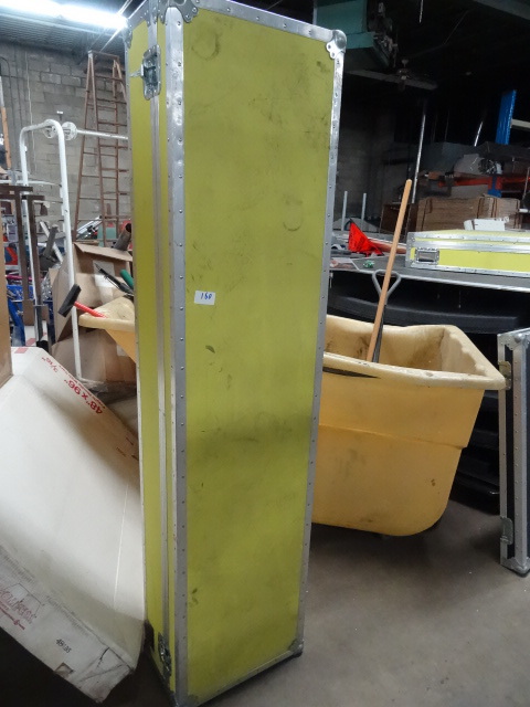 lot 160 image: Padded shipping case. Hinged lid. 7...