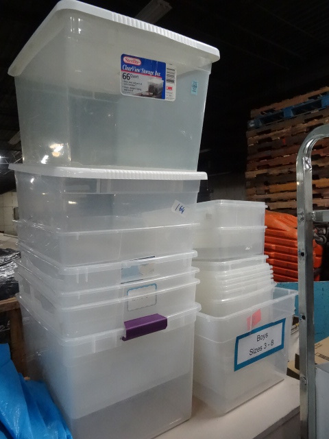lot 164 image: Misc plastic tubs. Various sizes. W...