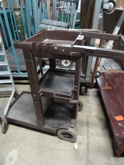 lot 168 image: Rubbermaid janitorial cart...