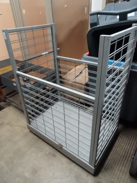 lot 175 image: 4 wheel cart for hauling bulk mater...