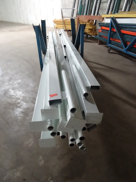 lot 180 image: Rectangular steel tubing. 10 pieces...