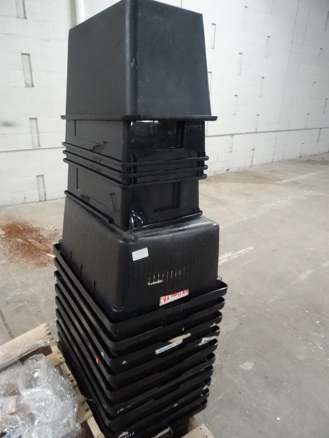 lot 185 image: 1o nesting tubs. 21 x 27 x 13. 5 mi...
