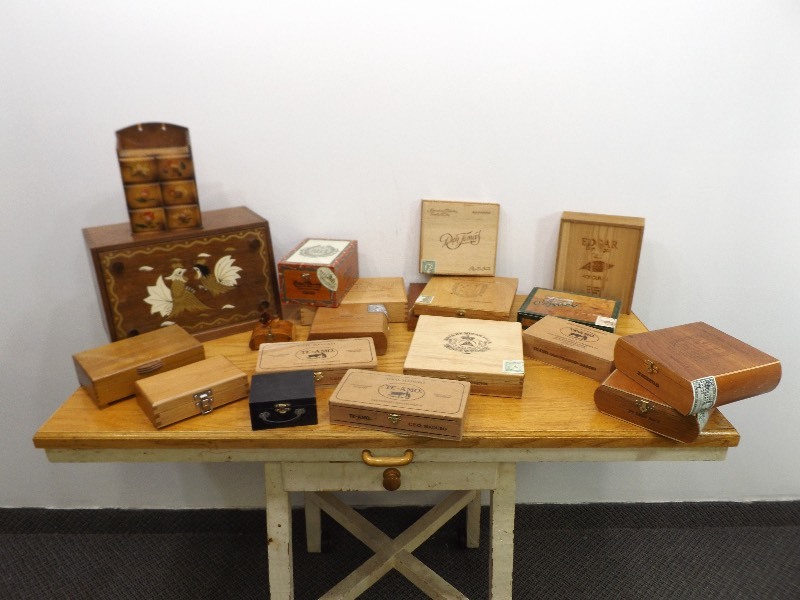 lot 28 image: Large Lot of Wood Boxes