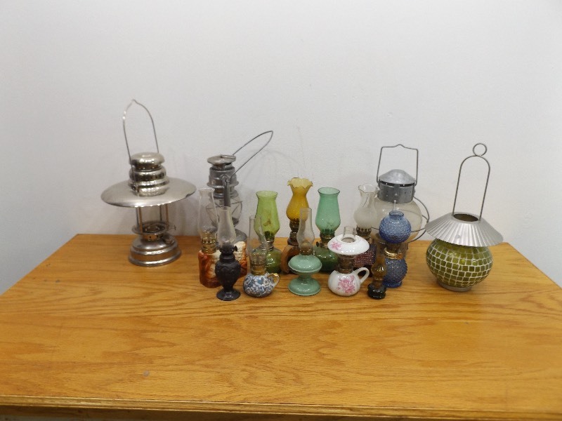 lot 31 image: Large Lot of Vintage Oil Lanterns and Lamps