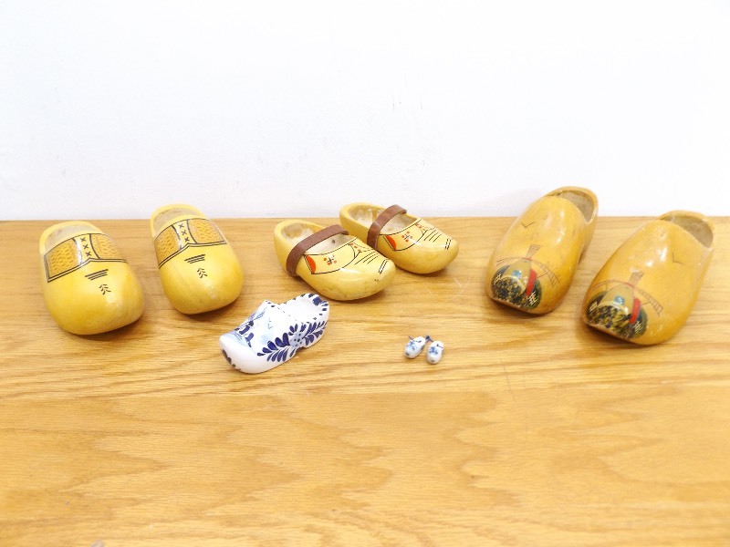 lot 42 image: Lot of Wood and Porcelain Dutch Shoes