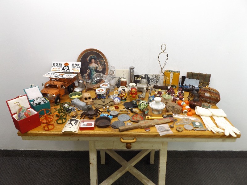 lot 50 image: Large Lot of Misc Collectibles etc.