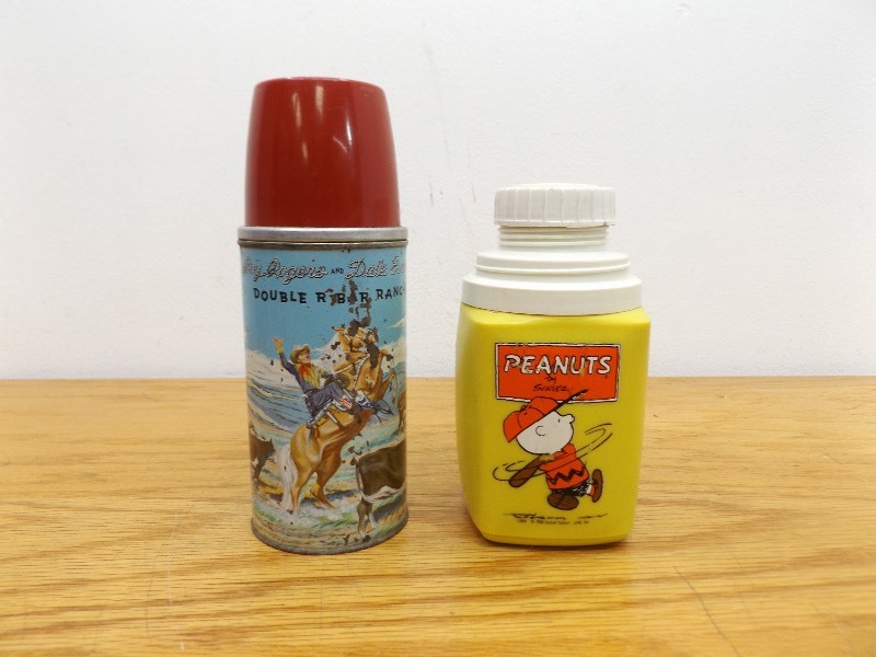 lot 1 image: Vintage Roy Rogers and Dale Evans Double R Bar Ranch Metal Thermos and Peanuts Thermos