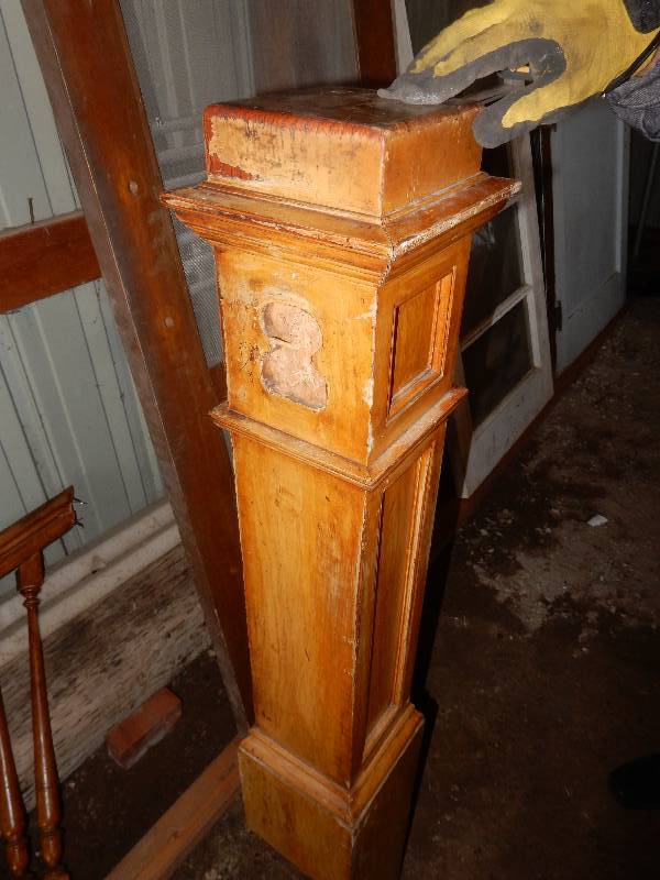 lot 20 image: Vintage Newell Post