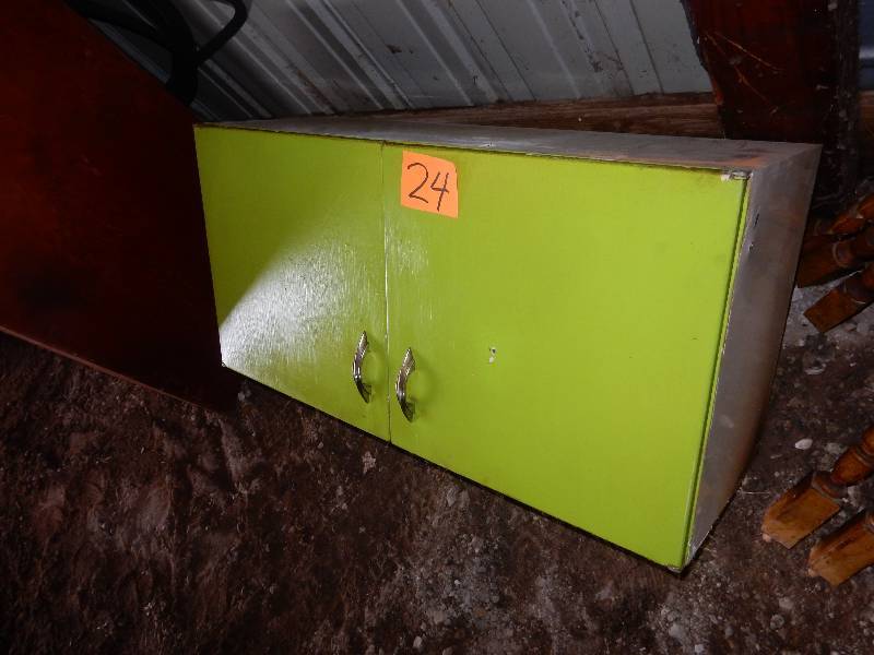 lot 24 image: Youngstown metal Cabinet