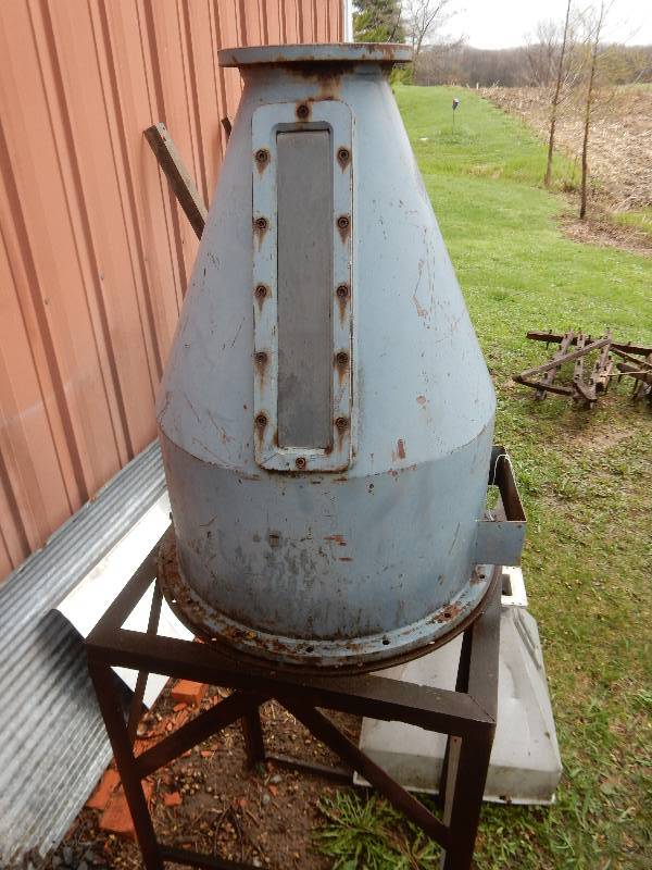 lot 95 image: Some type of Chutes and Stand.. Not sure what they were for.