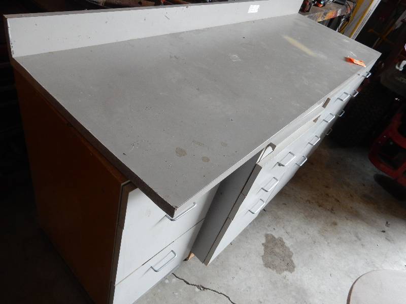 lot 9 image: 4 Vintage VCabinets and fully extending Counter top