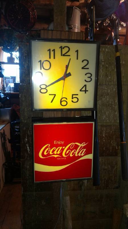 lot 3 image: Vintage Coke Clock.. Works as shown.