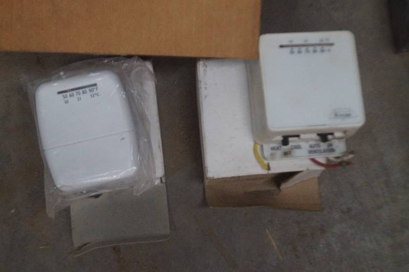 Thermostats, Free Alarm & Humidifier Controls