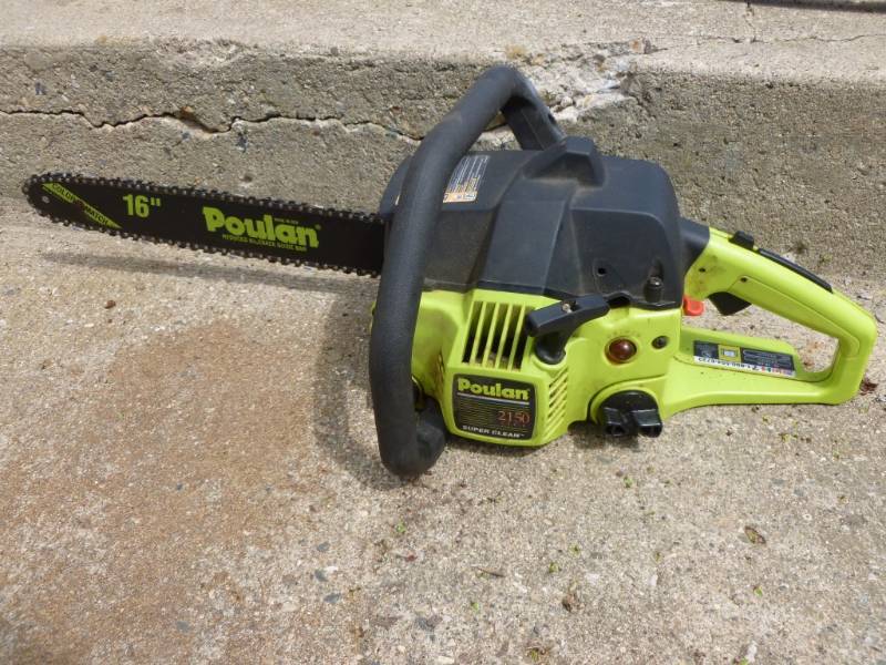 Poulan Chain Saw