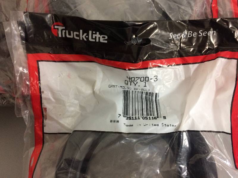 Truck-Lite 4 Rubber Grommet, Black