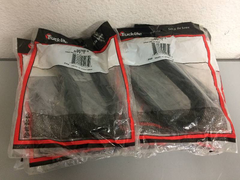 Truck-Lite 6 Oval Rubber Grommets