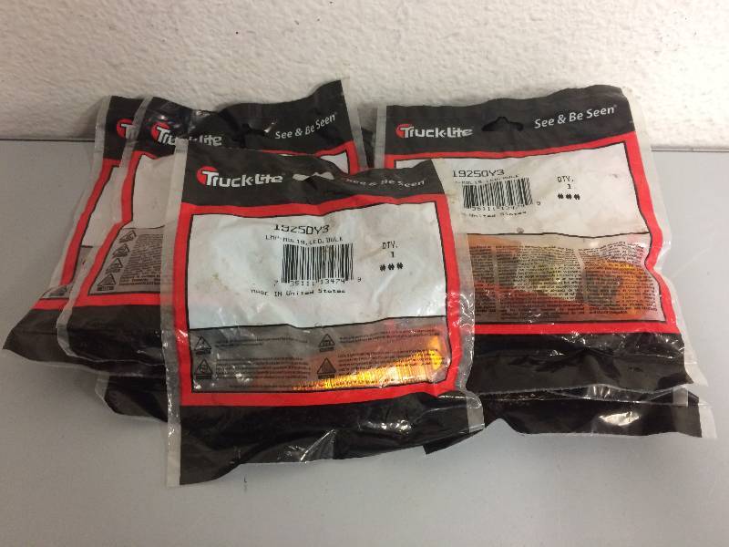 Truck-Lite Model 19 LED Light, Amber