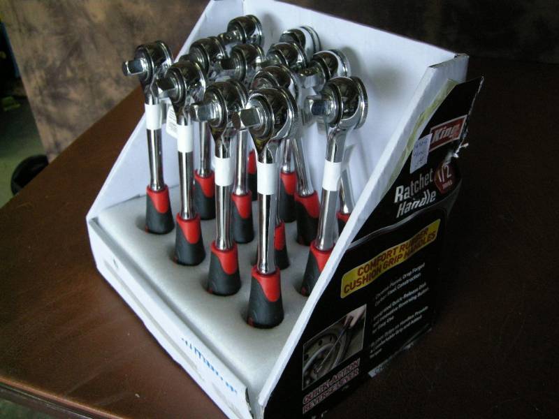 lot 74 image: King 12 Ratchet Drivers Set