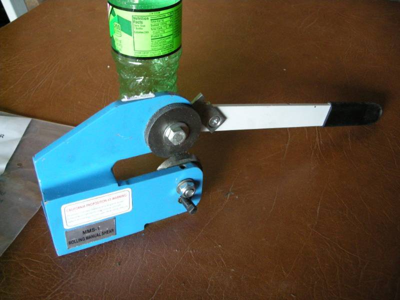 lot 82 image: Mini Sheet Metal Rolling Cutter