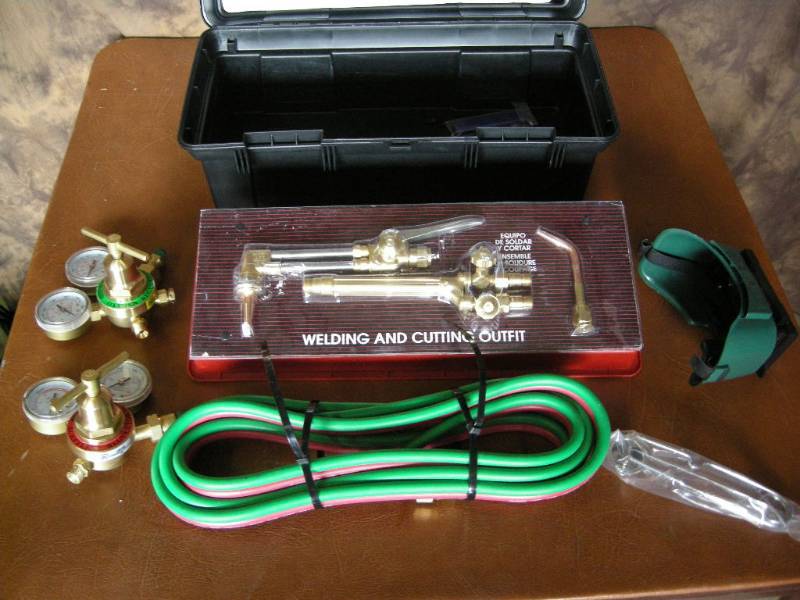 lot 106 image: Welding and Cutting Outfit