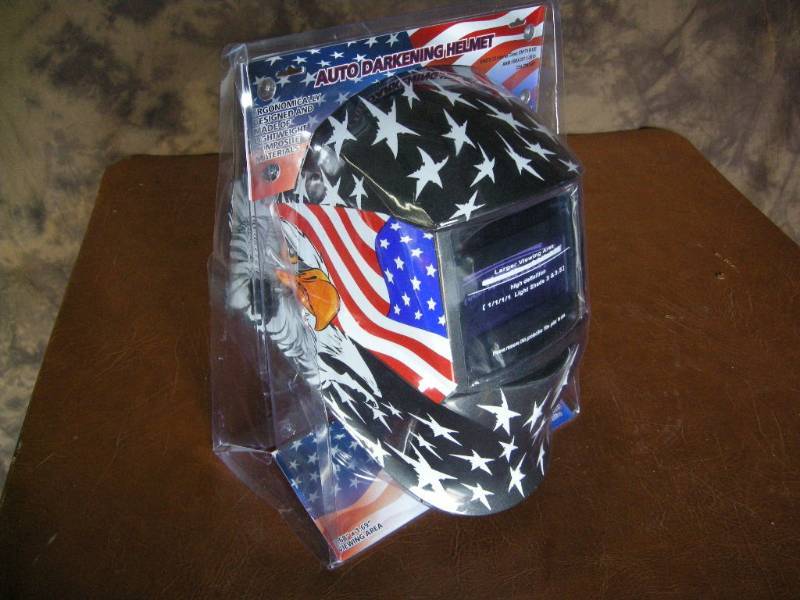 lot 114 image: Auto Darkening Welding Helmet