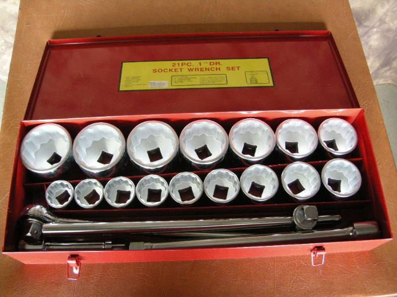 lot 9 image: 21 pc 1 Drive Socket Wrench Set