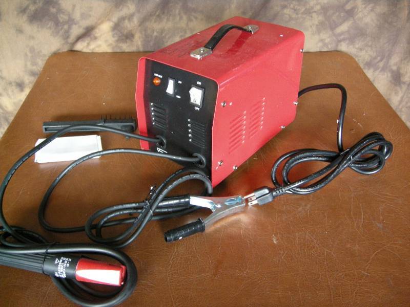 lot 131 image: 100 Arc Welder