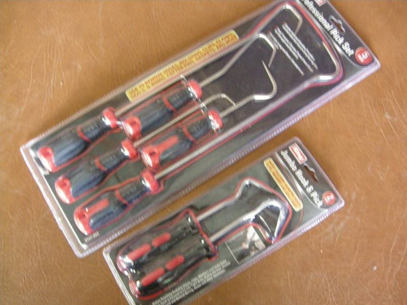 lot 165 image: King Pick and Hook Sets