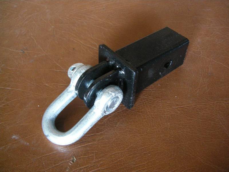 lot 39 image: Tow Hitch
