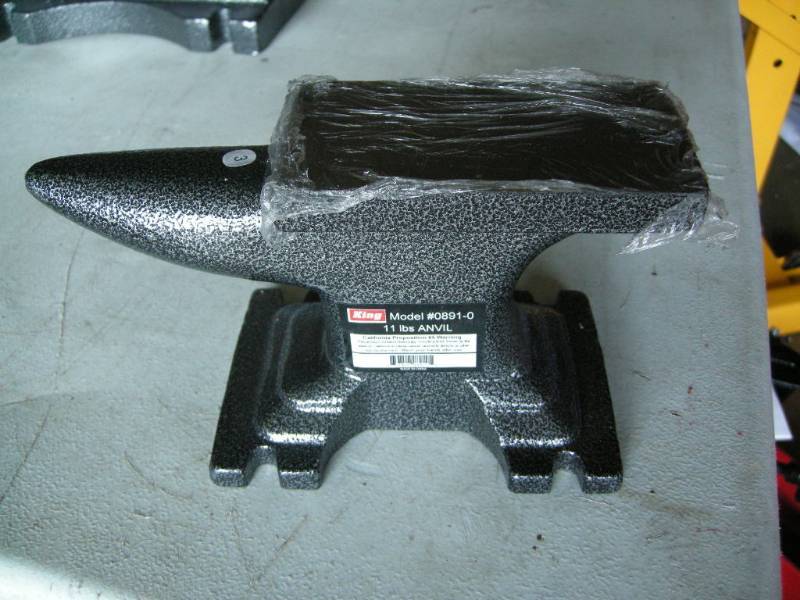 lot 49 image: King 11 lb Anvil