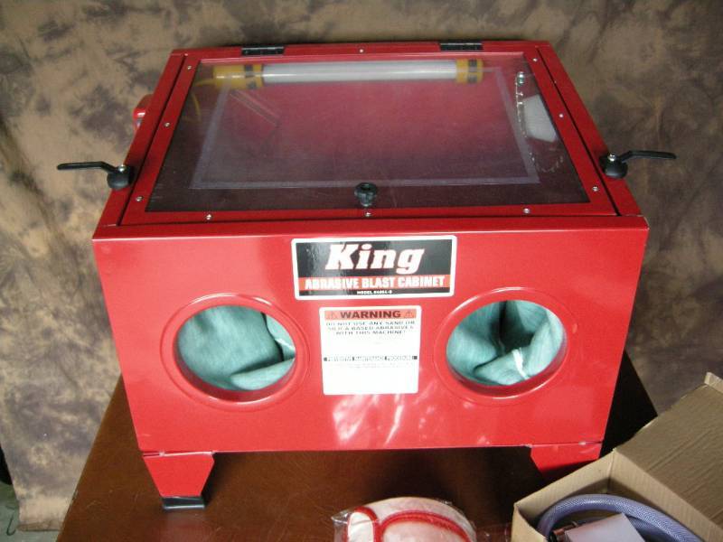 lot 27 image: King Abrasive Blast Cabinet