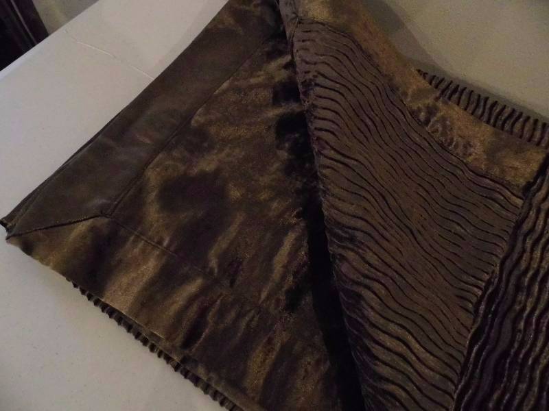 Queen Bed Throw and Box Sock