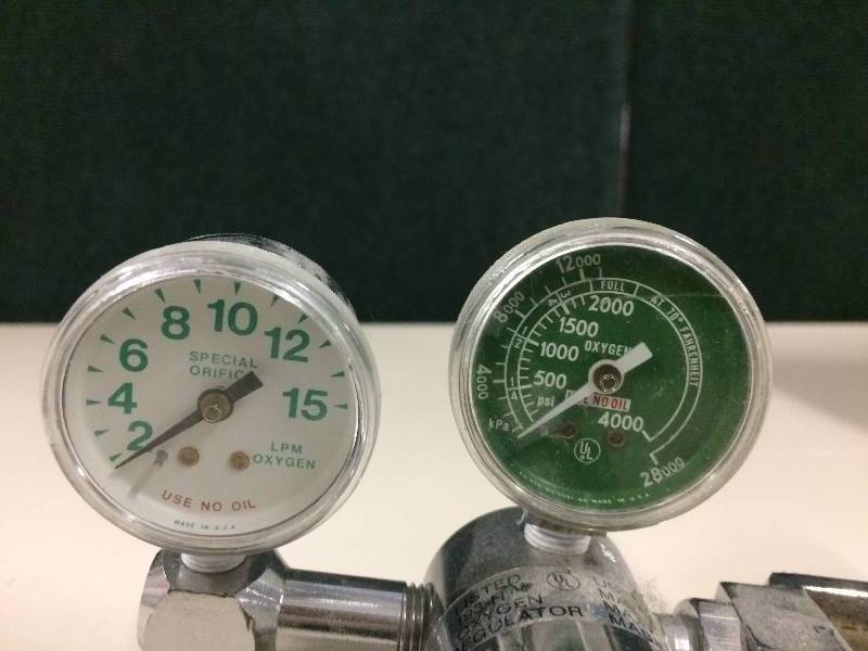 lot 10 image: Oxygen Regulator and Gauge by International Medical Inc