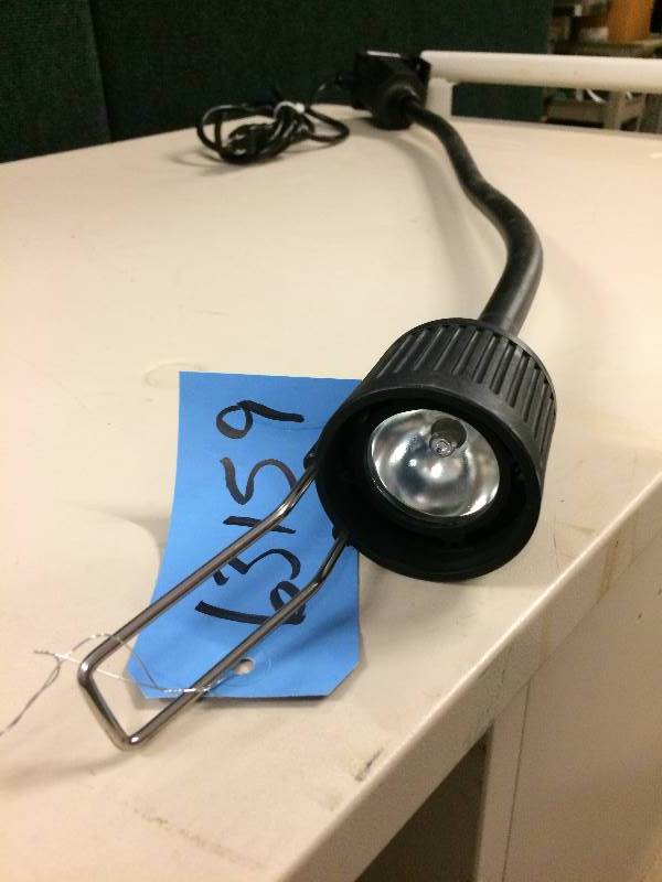 lot 17 image: Jedmed HALOGEN SER-700 20W Gooseneck and Articulating Arm Lamp MEdical Anti-vibration WallDesk Mount Task Light - Excellent Condition