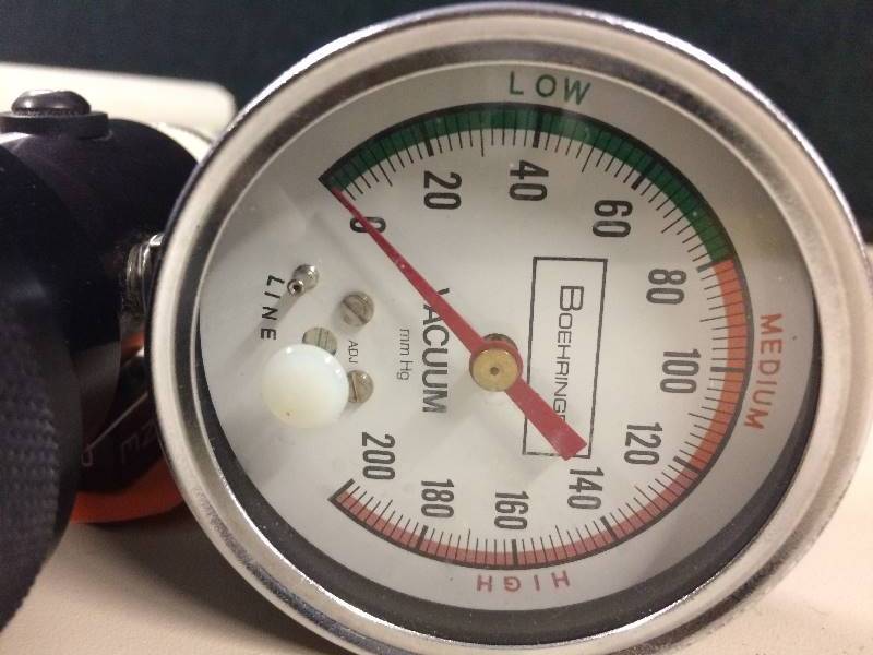 lot 18 image: Boehringer 7700 Vacuum Suction Regulator Used In Recovery Room Operating Room Intensive Care Unit & Patient Bedside for Intermediate Levels of Suction as well as Full Line Vacuum Excellent Condition
