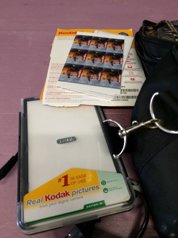 lot 49 image: Retro Fun Kodak Easyshare Z740 With Travel Case.
