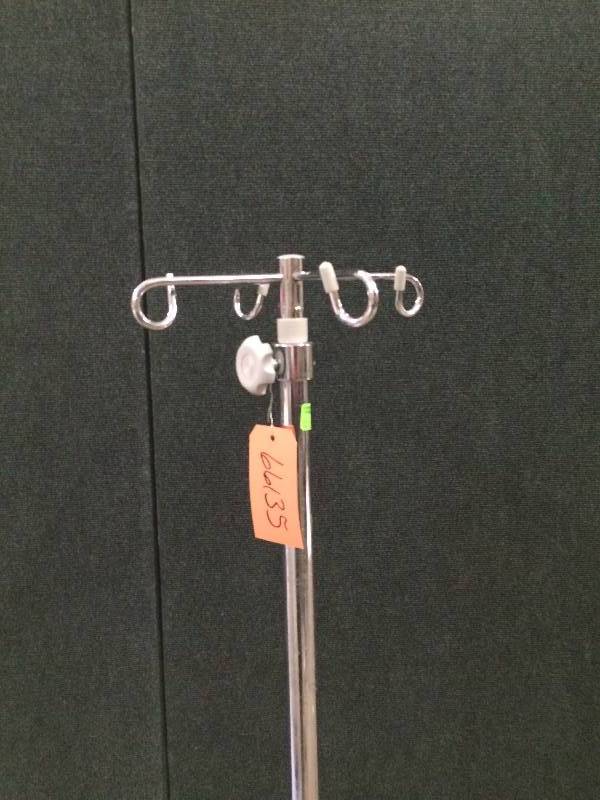 lot 55 image: Retails Used $250 MEdical Grade HEavy Duty Stainless Steel Height Adjustable Telescoping Deluxe 4-Ram Hook I.V. Stand IV Pole 6 Wheel Mobile Rolling I V - Many Other Uses For this Stand - Excellent