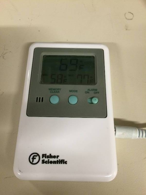 lot 68 image: Fisher Scientific Digital RefrigeratorFreezer Thermometer Temperature Indicator Monitor