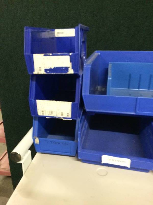 lot 82 image: Blue Organizers