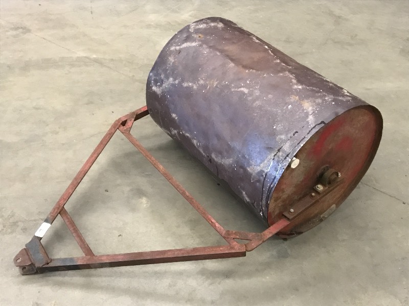 lot 7 image: Pin-Hitch Sod Roller