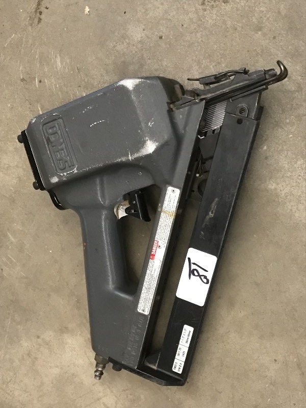 lot 18 image: Senco Finish Nailer