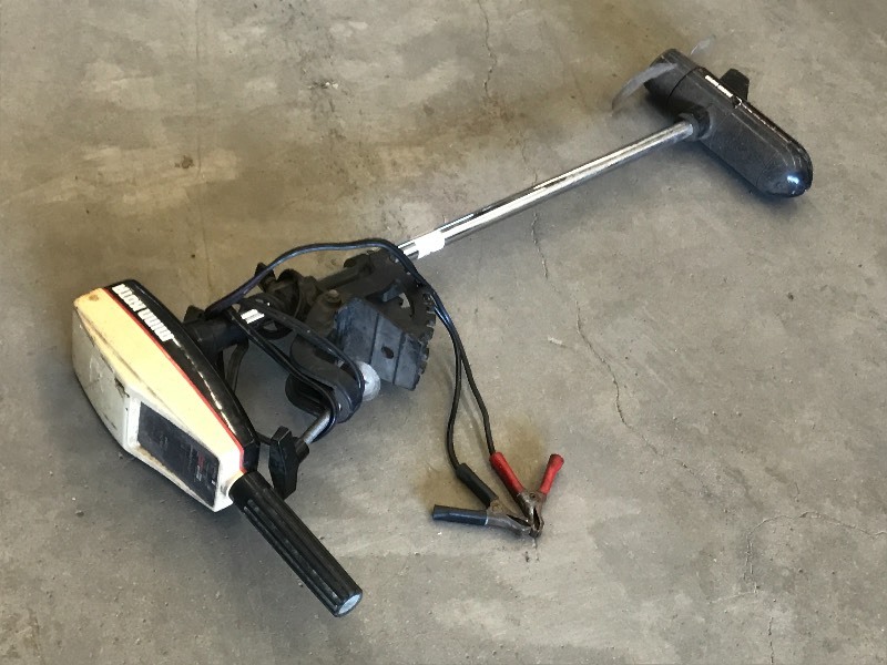 lot 20 image: MinnKota 12Volt Trolling Motor
