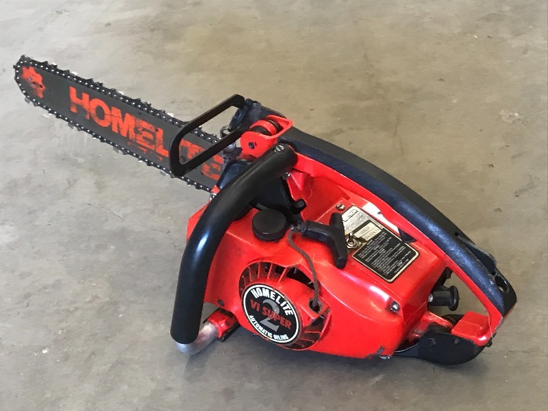 NOS Homelite chainsaw,power equipment screw 2pcs 64133 oem homelite box86