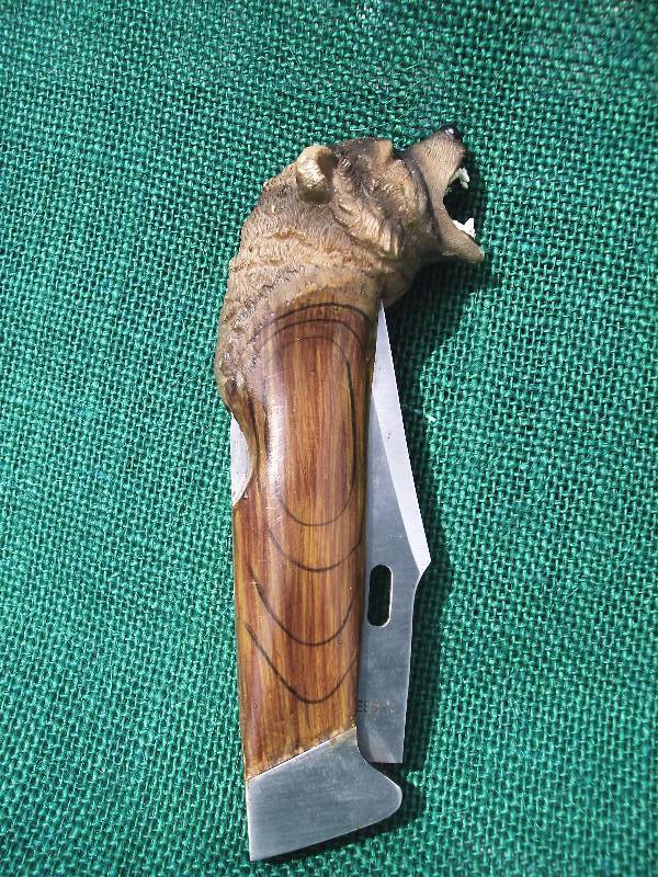 lot 11 image: Bear Knife