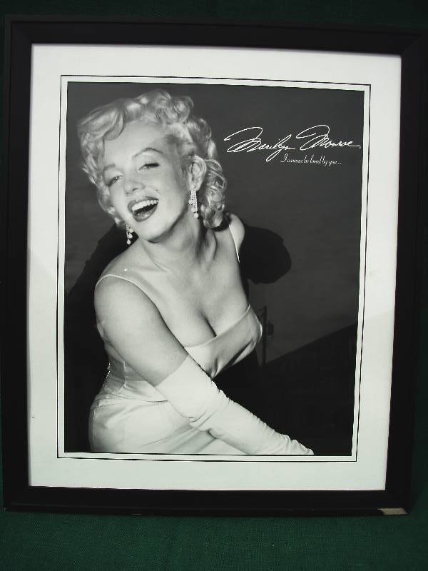 lot 21 image: Marilyn Monroe