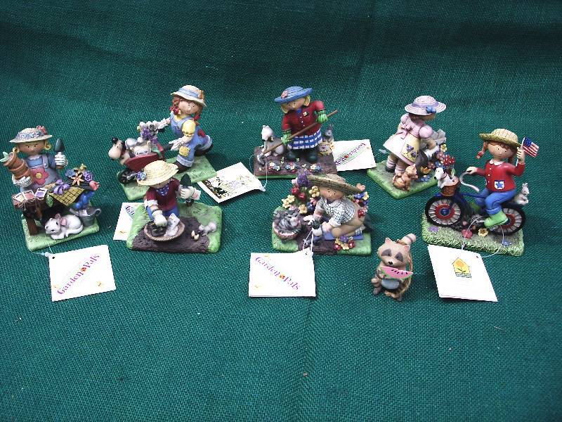 lot 47 image: Garden Pals
